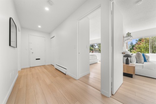 879 Westview Crescent, North Vancouver, BC - Indoor Photo Showing Other Room