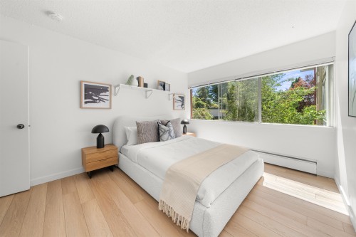 879 Westview Crescent, North Vancouver, BC - Indoor Photo Showing Bedroom