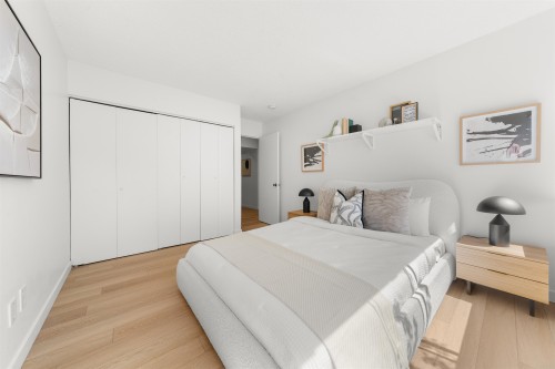 879 Westview Crescent, North Vancouver, BC - Indoor Photo Showing Bedroom