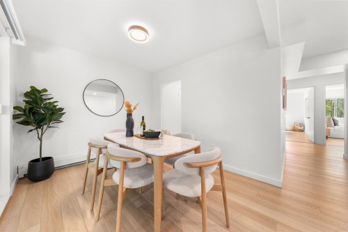 879 Westview Crescent, North Vancouver, BC - Indoor Photo Showing Dining Room
