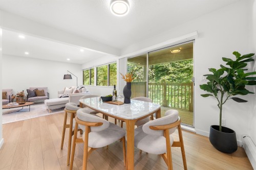 879 Westview Crescent, North Vancouver, BC - Indoor Photo Showing Dining Room