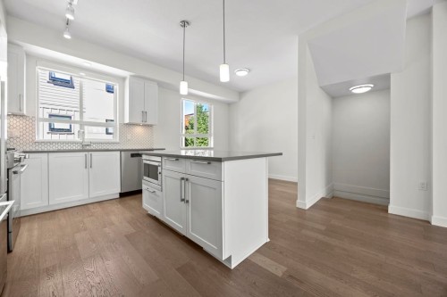 58-10199 River Drive, Richmond, BC - Indoor Photo Showing Kitchen With Upgraded Kitchen