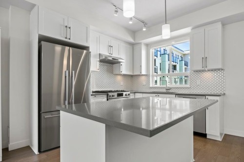 58-10199 River Drive, Richmond, BC - Indoor Photo Showing Kitchen With Upgraded Kitchen