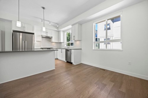58-10199 River Drive, Richmond, BC - Indoor Photo Showing Kitchen With Upgraded Kitchen