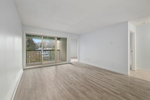 407-9857 Manchester Drive , Burnaby, BC V3N 4P6 2