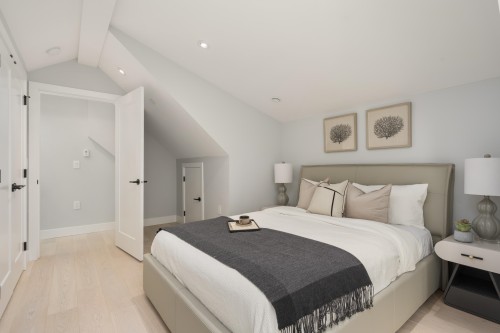 2196 19Th Avenue E, Vancouver, BC - Indoor Photo Showing Bedroom