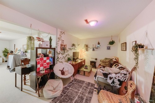 5592 Elizabeth Street, Vancouver, BC - Indoor