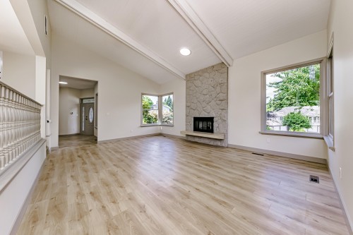 7516 Lambeth Drive, Burnaby, BC - Indoor Photo Showing Living Room With Fireplace