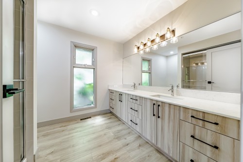 7516 Lambeth Drive, Burnaby, BC - Indoor Photo Showing Bathroom