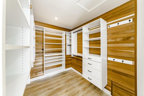 7516 Lambeth Drive, Burnaby, BC - Indoor Photo Showing Other Room