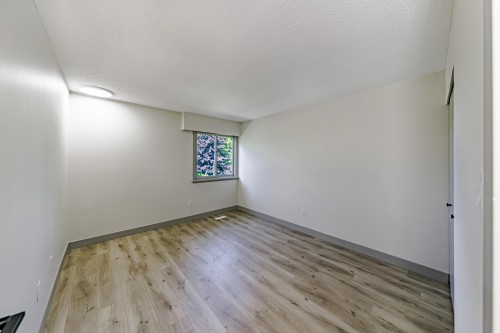 7516 Lambeth Drive, Burnaby, BC - Indoor Photo Showing Other Room
