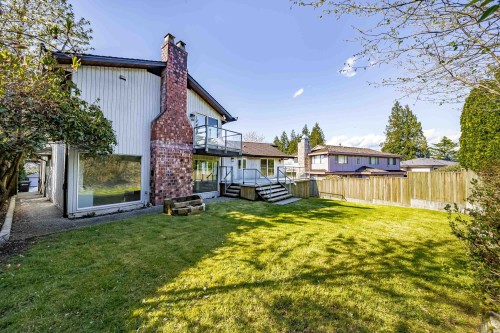 7516 Lambeth Drive, Burnaby, BC - Outdoor With Deck Patio Veranda