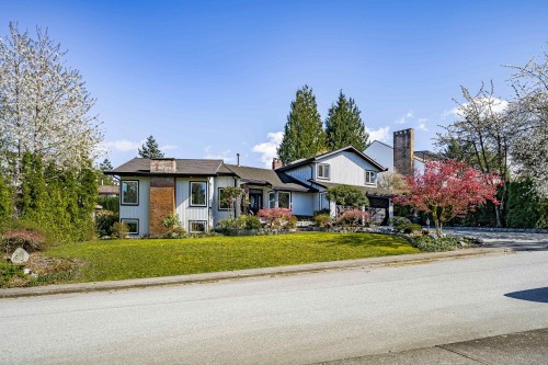 7516 Lambeth Drive, Burnaby, BC - Outdoor With Facade