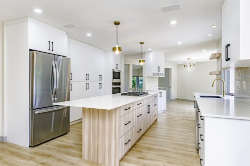7516 Lambeth Drive, Burnaby, BC - Indoor Photo Showing Kitchen With Stainless Steel Kitchen With Upgraded Kitchen