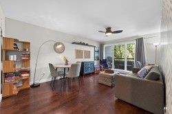 206-1420 E 8th Street  Vancouver, BC V5N 1T4