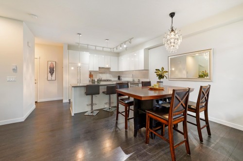 17-5510 Admiral Way, Delta, BC - Indoor Photo Showing Dining Room