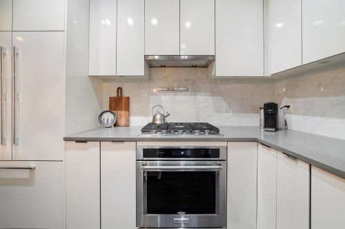 17-5510 Admiral Way, Delta, BC - Indoor Photo Showing Kitchen With Upgraded Kitchen