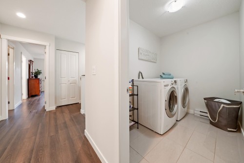 17-5510 Admiral Way, Delta, BC - Indoor Photo Showing Laundry Room