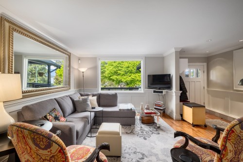 3244 1St Avenue W, Vancouver, BC - Indoor Photo Showing Living Room