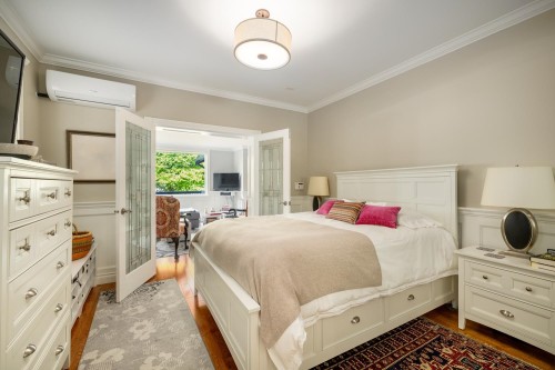 3244 1St Avenue W, Vancouver, BC - Indoor Photo Showing Bedroom