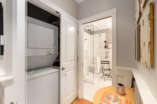3244 1St Avenue W, Vancouver, BC - Indoor Photo Showing Laundry Room