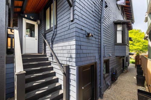 3244 1St Avenue W, Vancouver, BC - Outdoor