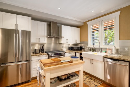 3244 1St Avenue W, Vancouver, BC - Indoor Photo Showing Kitchen With Upgraded Kitchen
