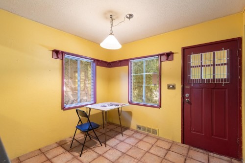 1194 18Th Avenue E, Vancouver, BC - Indoor