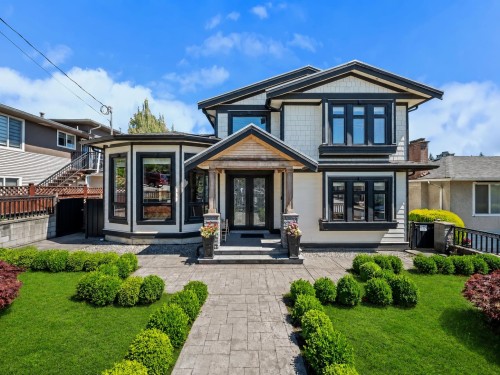 7626 Hedley Avenue, Burnaby, BC - Outdoor With Deck Patio Veranda With Facade