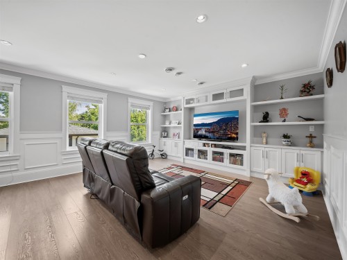 7626 Hedley Avenue, Burnaby, BC - Indoor Photo Showing Living Room