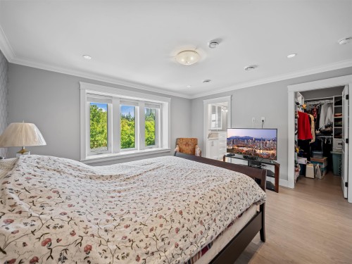 7626 Hedley Avenue, Burnaby, BC - Indoor Photo Showing Bedroom