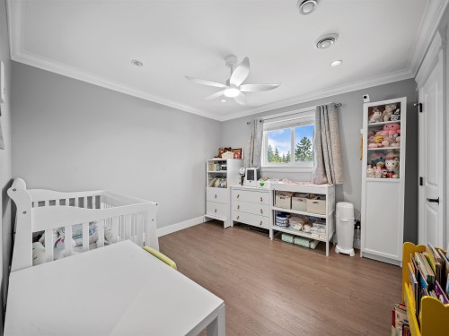 7626 Hedley Avenue, Burnaby, BC - Indoor Photo Showing Bedroom