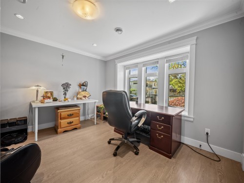 7626 Hedley Avenue, Burnaby, BC - Indoor Photo Showing Office