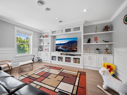 7626 Hedley Avenue, Burnaby, BC - Indoor