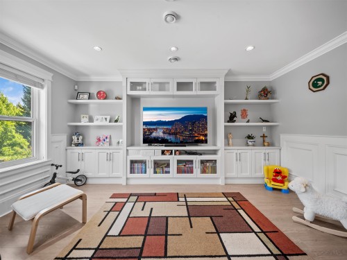 7626 Hedley Avenue, Burnaby, BC - Indoor