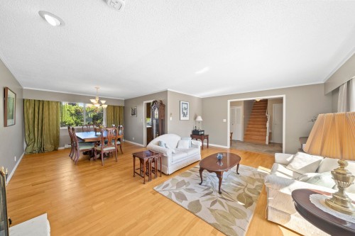 10631 Trepassey Drive, Richmond, BC - Indoor Photo Showing Living Room