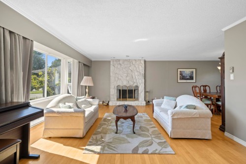 10631 Trepassey Drive, Richmond, BC - Indoor Photo Showing Living Room With Fireplace