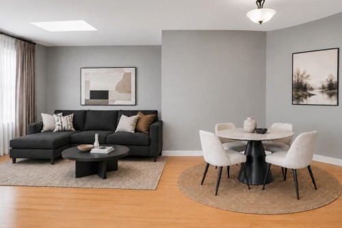 103-108 Esplanade W North Vancouver, BC V7M 3M8