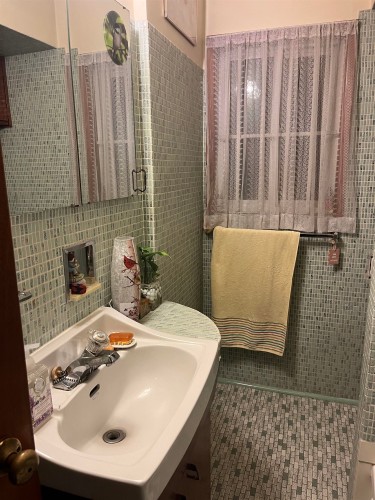 4042 Nootka Street, Vancouver, BC - Indoor Photo Showing Bathroom