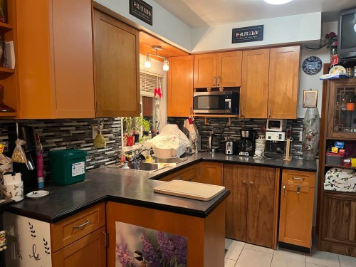 4042 Nootka Street, Vancouver, BC - Indoor Photo Showing Kitchen