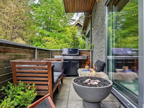1557 20Th Avenue E, Vancouver, BC - Outdoor With Deck Patio Veranda With Exterior