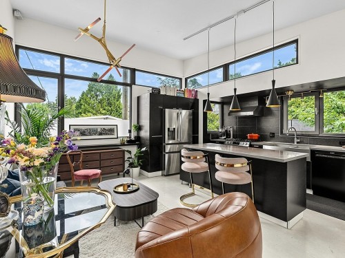 1557 20Th Avenue E, Vancouver, BC - Indoor