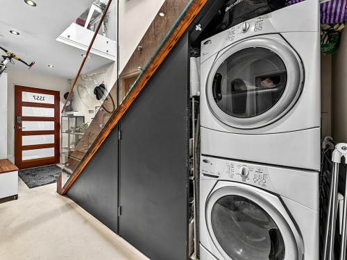 1557 20Th Avenue E, Vancouver, BC - Indoor Photo Showing Laundry Room