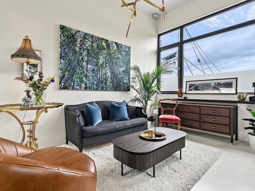1557 20Th Avenue E, Vancouver, BC - Indoor Photo Showing Living Room