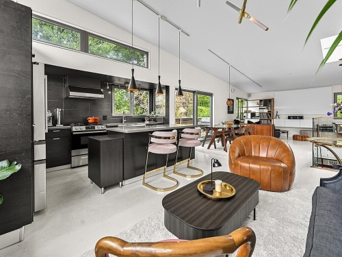 1557 20Th Avenue E, Vancouver, BC - Indoor