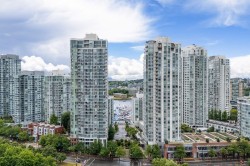 1505-193 Aquarius Mews  Vancouver, BC V6Z 2Z2