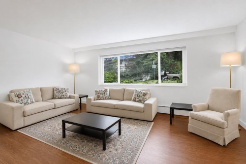 1-1420 Chesterfield Avenue  North Vancouver, BC V7M 2N4