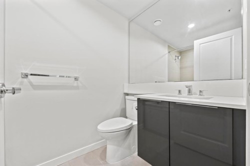 2404-3100 Windsor Gate, Coquitlam, BC - Indoor Photo Showing Other Room
