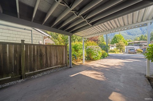 1043 Belvedere Drive, North Vancouver, BC - Outdoor With Deck Patio Veranda
