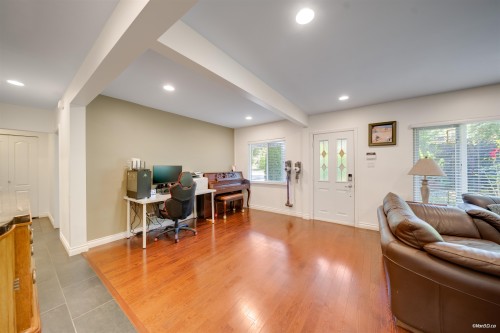 1043 Belvedere Drive, North Vancouver, BC - Indoor